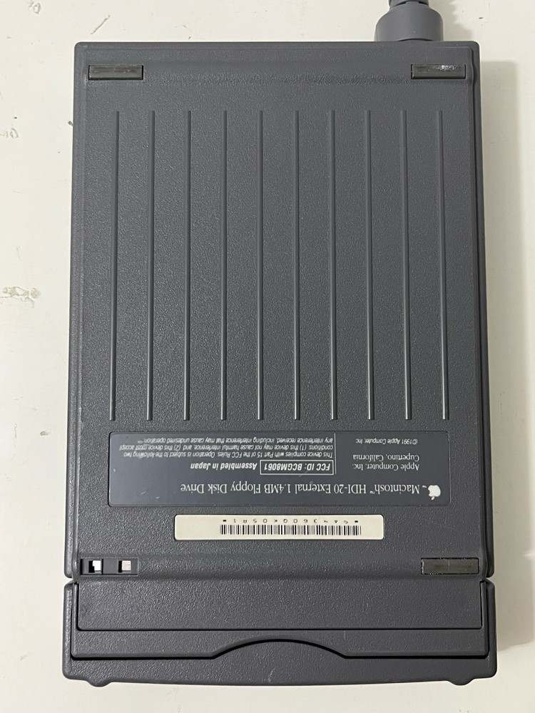 Apple Macintosh HDI-20 External 1.4MB 3.5" Floppy Drive