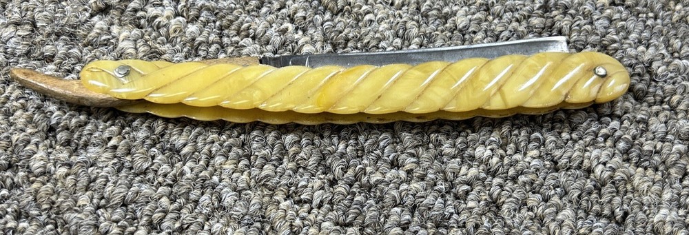 High Art Bakelite Straight Razor Sharp Good Condition 9"