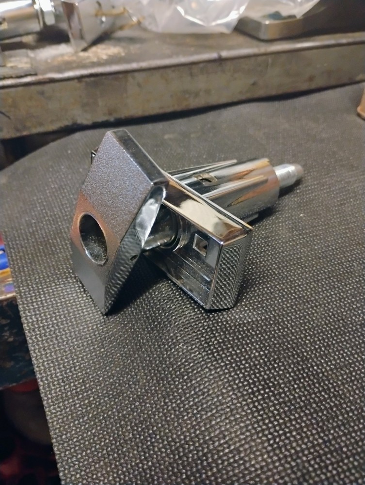 T-Handle lock scew type chrome finish spring locking