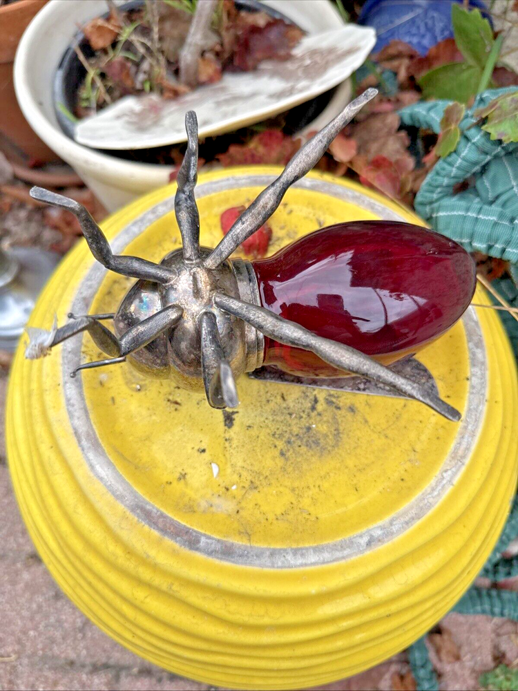 VINTAGE SILVERPLATE RUBY RED GLASS FIGURAL BEE HONEY POT. BY IRONGATE PRODUCTS