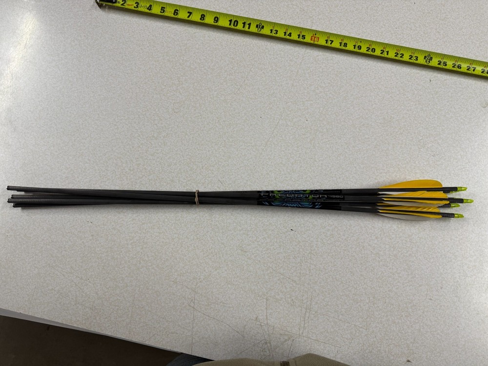 Used - Carbon Express - Predator - 4560 - 28.25" - Half Dozen - Nocks & Inserts
