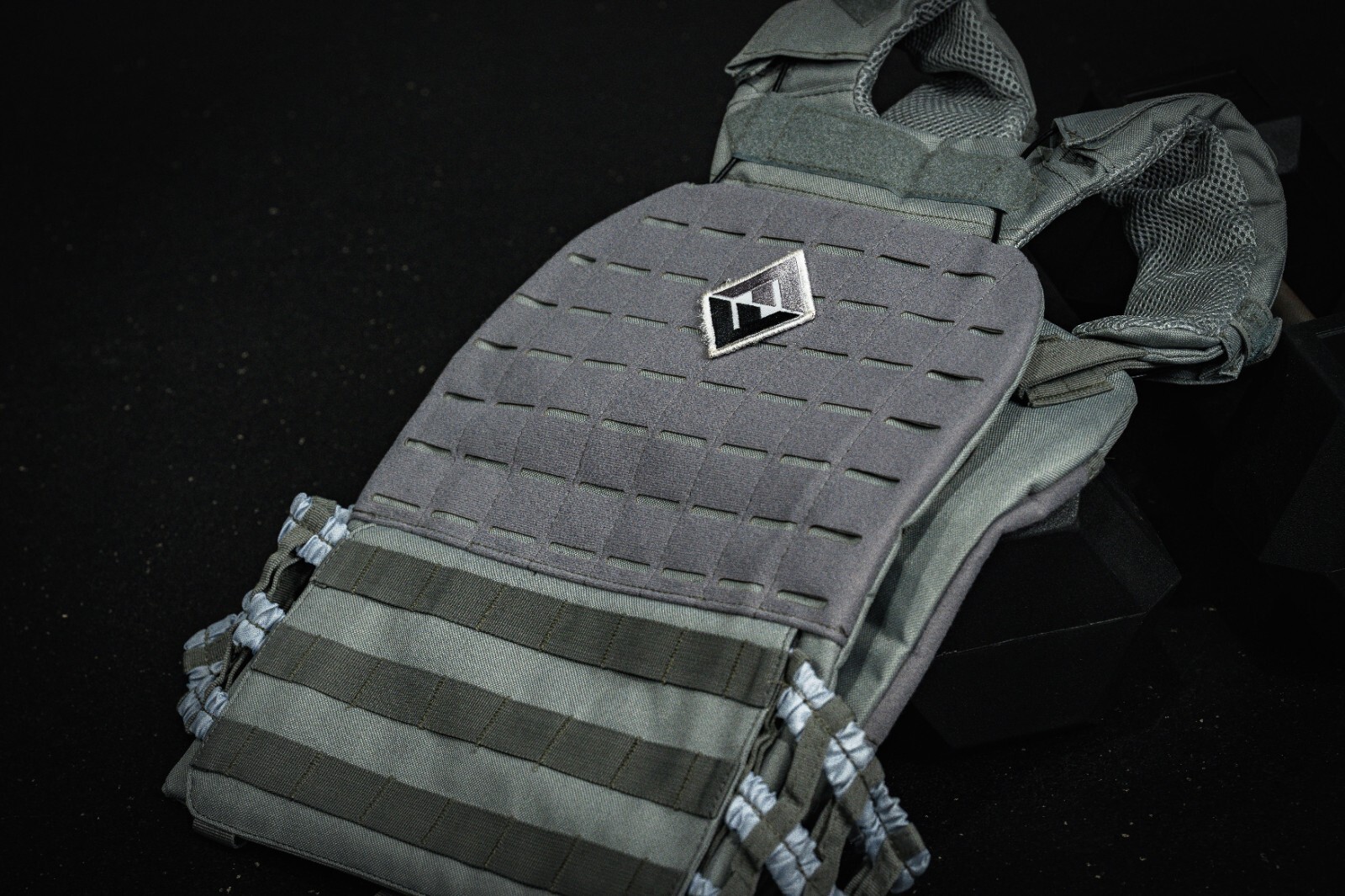 F&F Fitness Adjustable Weight Vest - Includes 2 F&F STEEL Weight Vest Plates