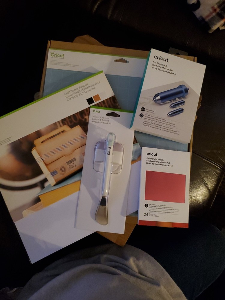 Cricut Bundle Includes Mat,Kraft Board Sampler,Foil,Transfer Kit,Scraper/Spatula