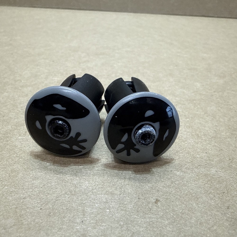 Lizard Skin Gray & Black Locking Bar End Plugs