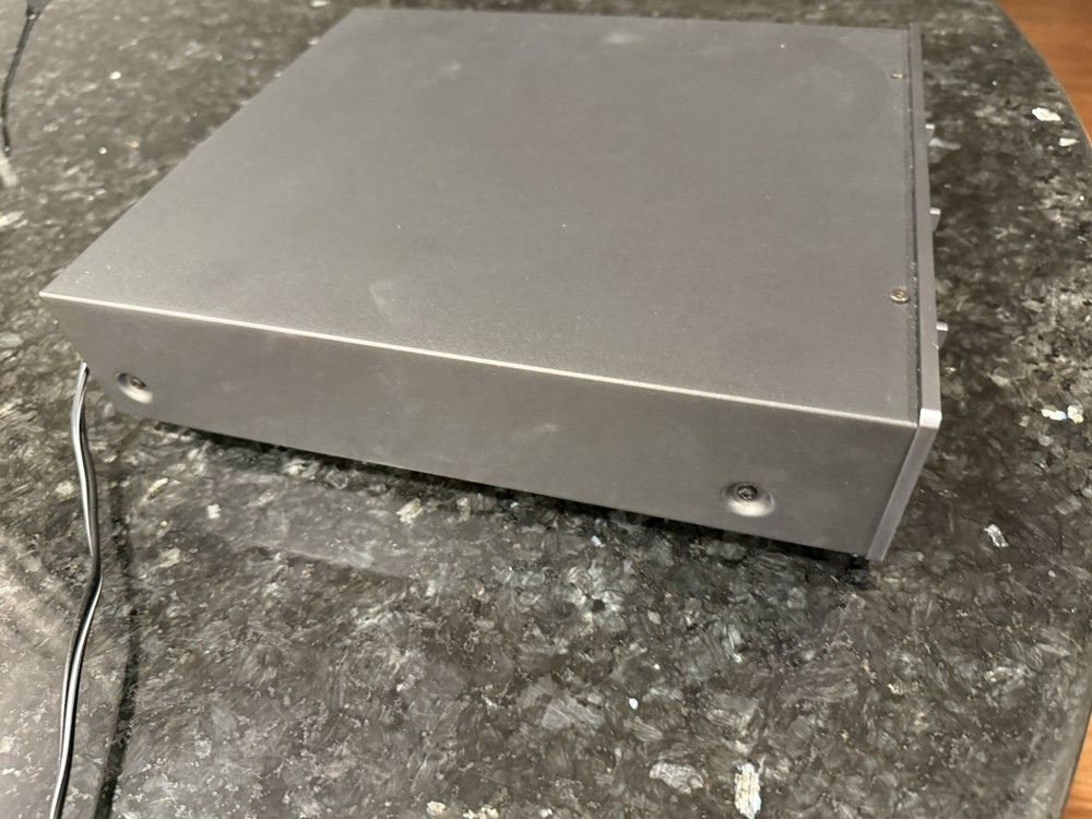 Kenwood Ge-1001 Excellent/stereo parametric equalizer. Silver