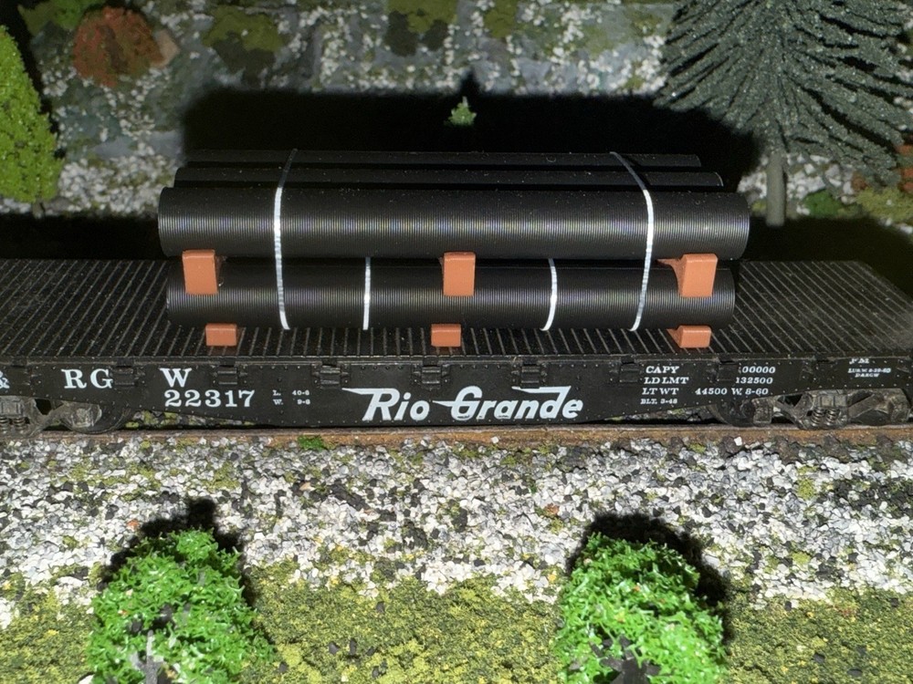 1:87 Ho Scale 20ft Black Pipe Load- Short Stack (2.75in Long)