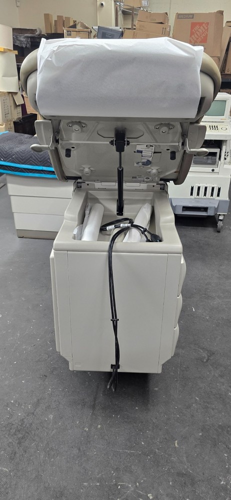 Midmark 604 Exam Table Very Good Condition
