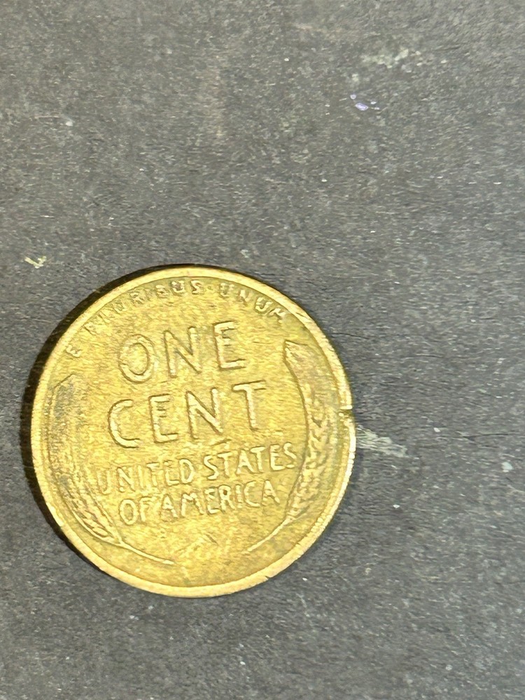 1945 No Mint Mark Wheat And L Errors Wheat Penny