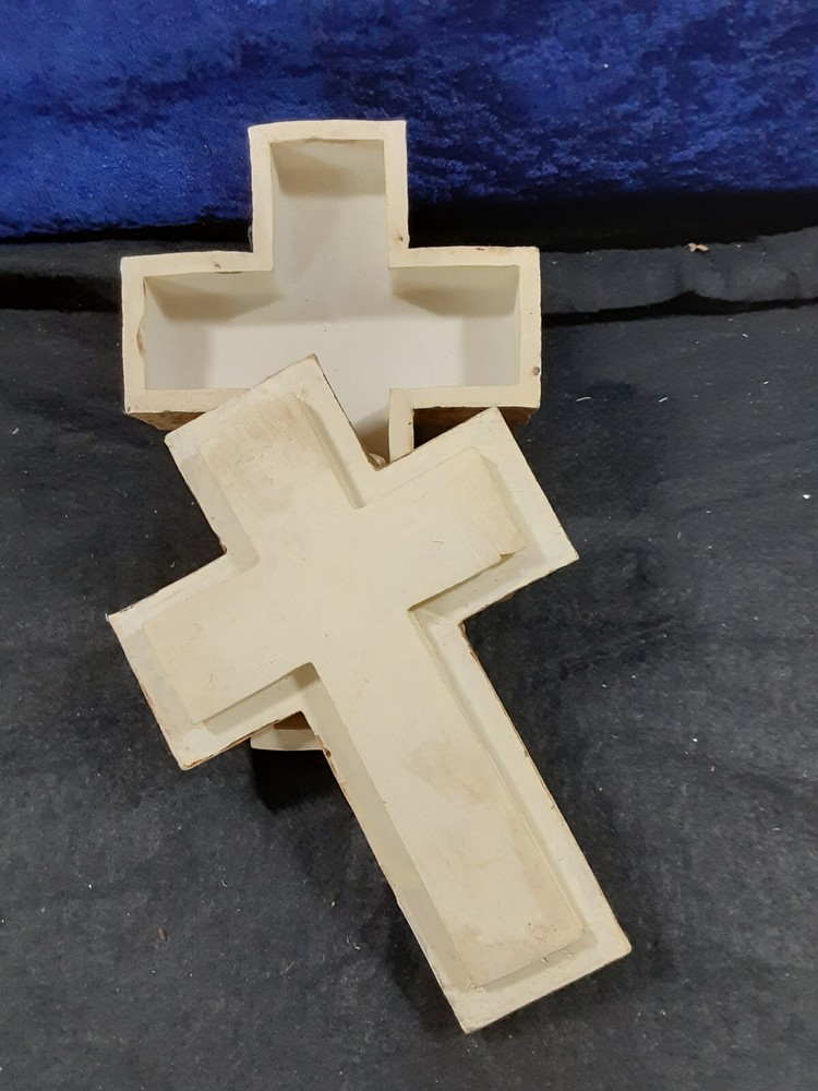 Composite Cross Box; VG+