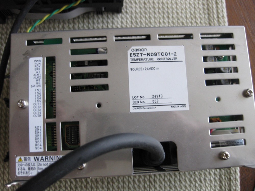 Omron E5ZT-N08TC01-2 Temperature Controller w/ E5ZT-W08-2 Power Controller Cable