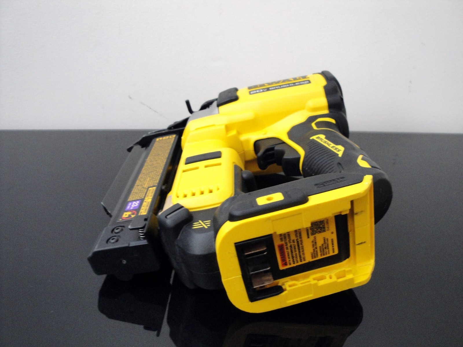 DEWALT DCN623B ATOMIC COMPACT 20V MAX* 23GA PIN NAILER (TOOL ONLY)