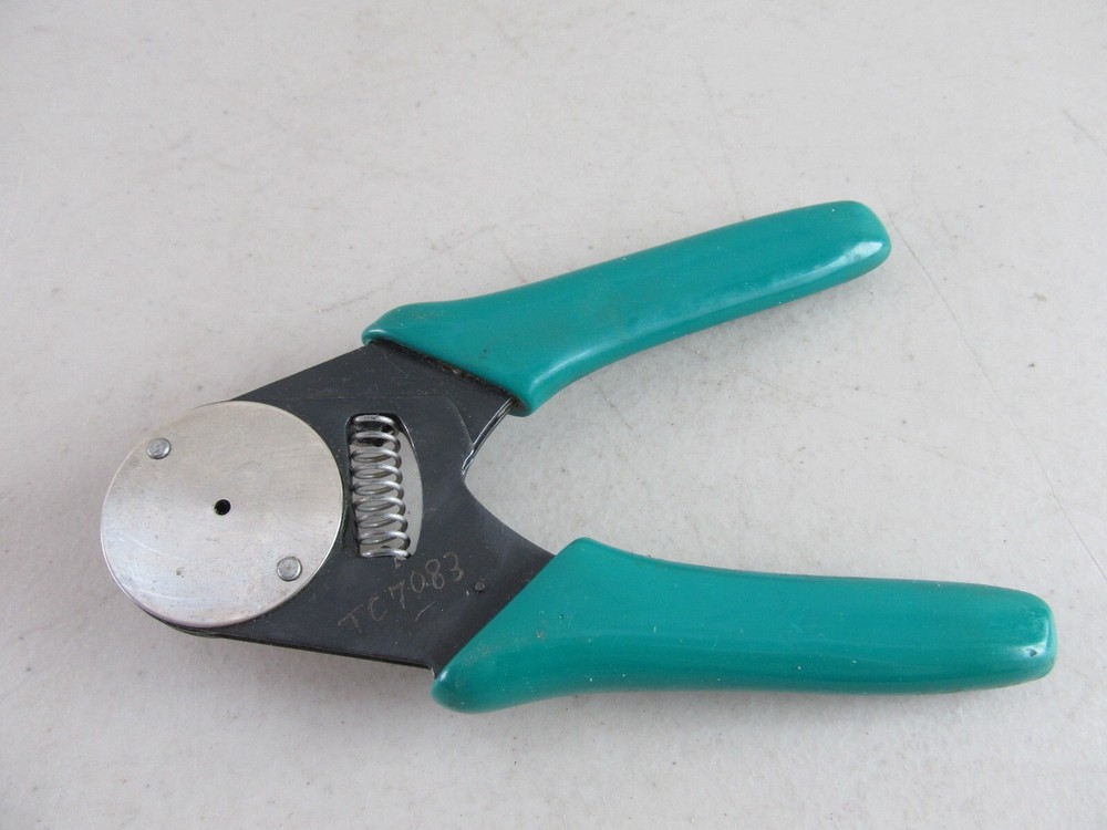 DAVO PROD. 300-D HAND CRIMP TOOL