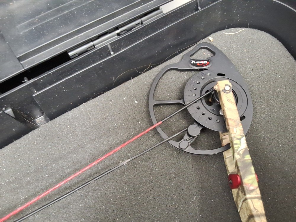 Bowtech Fuel Left Hand adjustable poundage compound bow- NEEDS STRUNG FRAME ONLY