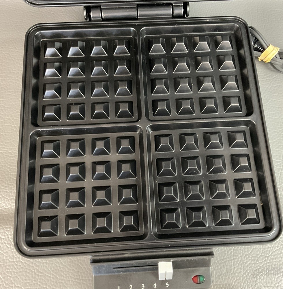 Cuisinart 4-Slice Belgian Waffle Maker Model WB-4SA