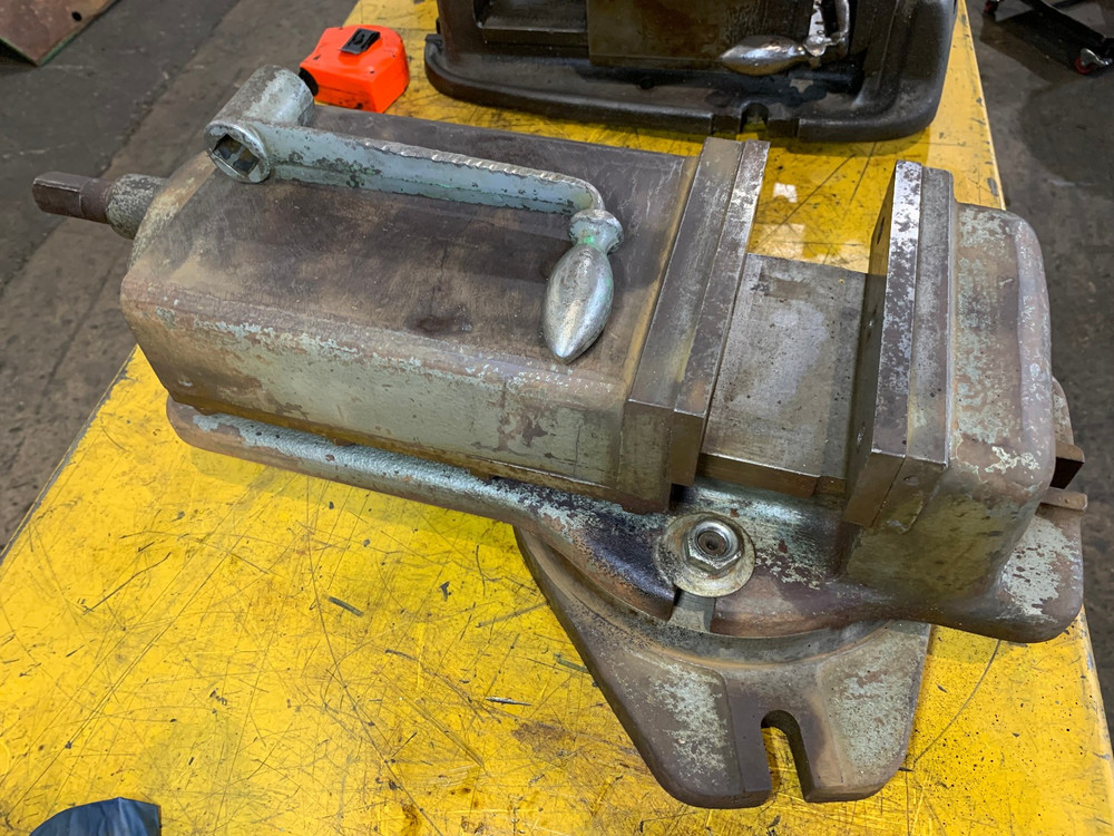 7" Milling Machine Vise with Swivel Base