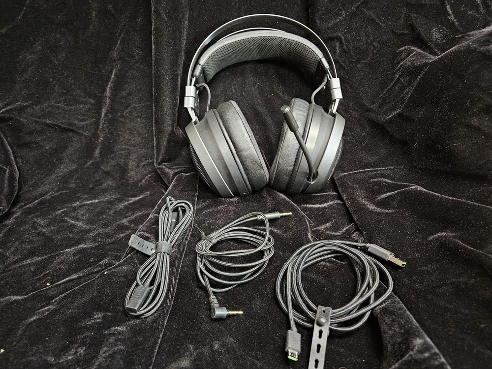 RAZER NARI ULTIMATE Wireless