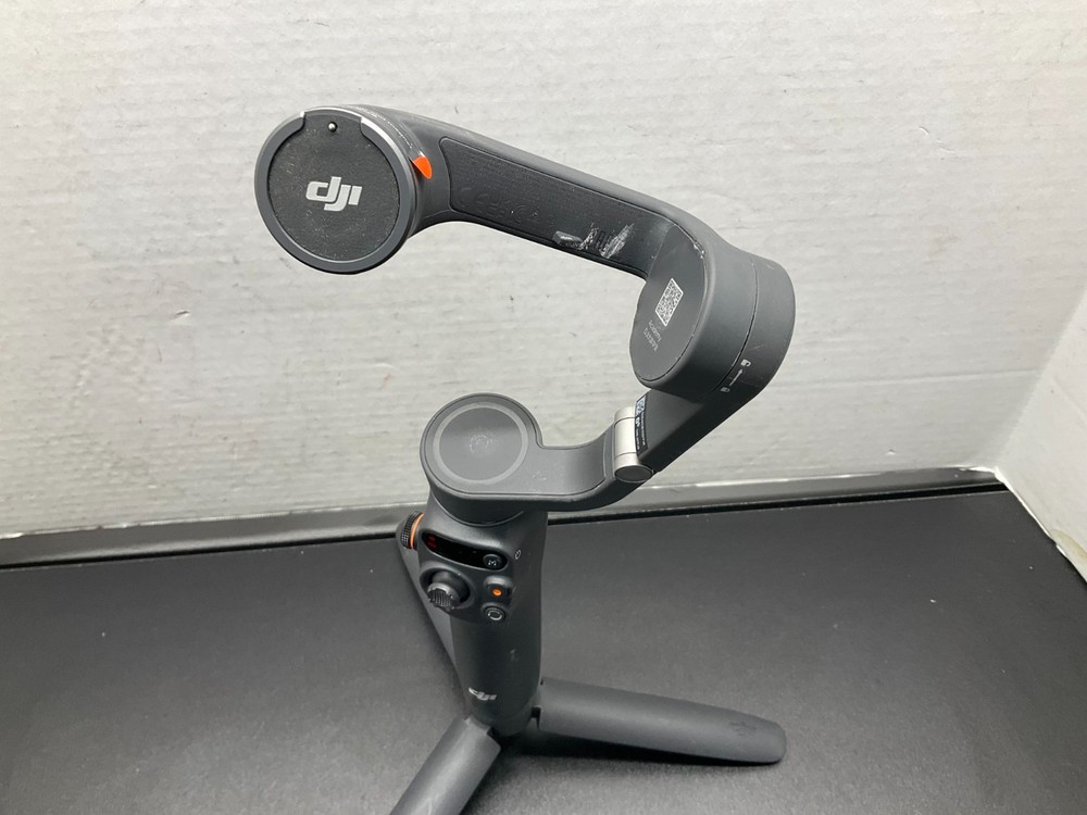 DJI Osmo Mobile 6 Smartphone Gimbal Stabilizer