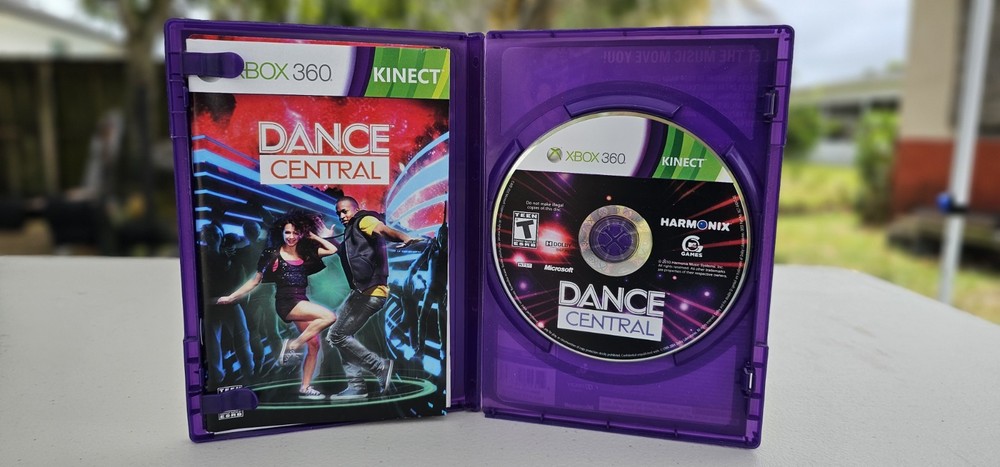 Xbox 360 Kinect Bundle Lot with 3 Games. (READ DESCRIPTION)