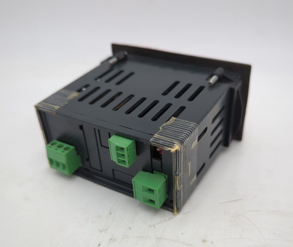 Eaton Durant 57701-442 Eclipse Series digital panel mount meter 120 VAC used