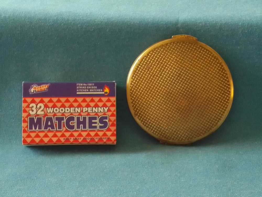 Perfumery. Powder Box Сompact. USSR 1960s.