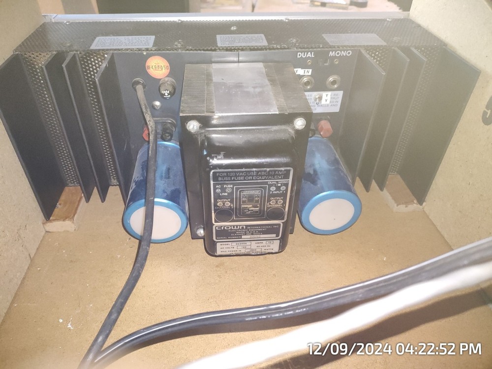 Crown DC300A Stereo Power Amplifier , One Owner