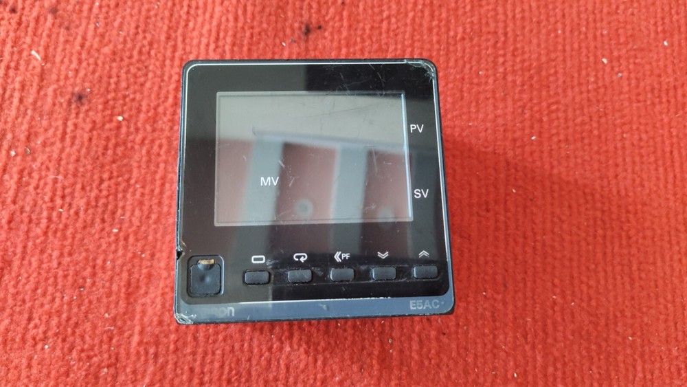 OMRON E5AC-PR4ASM-000 Temperature Controller