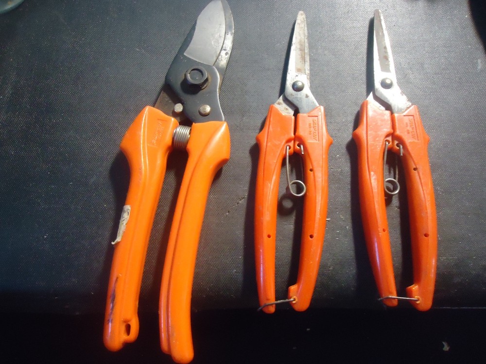 vintage Snap Cut Bypass 2 Pruning Shears For Stems 1 pruning shear