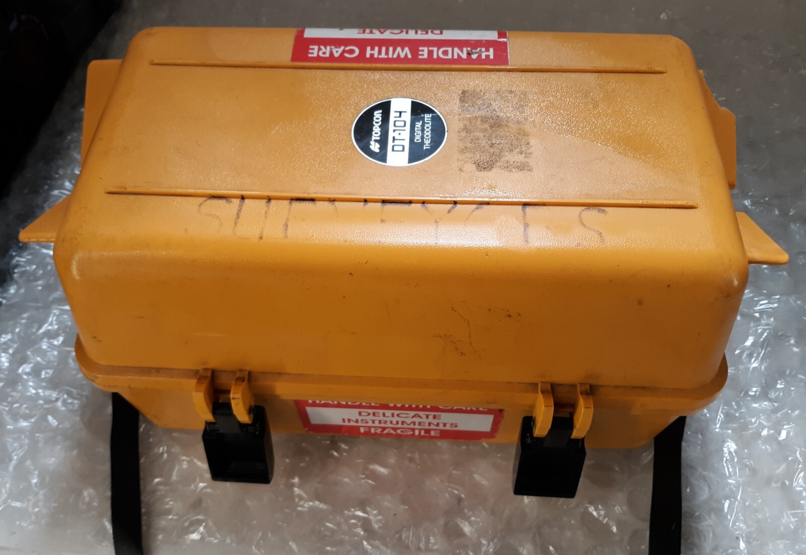 Topcon DT-104 Digital Theodolite w/ Case