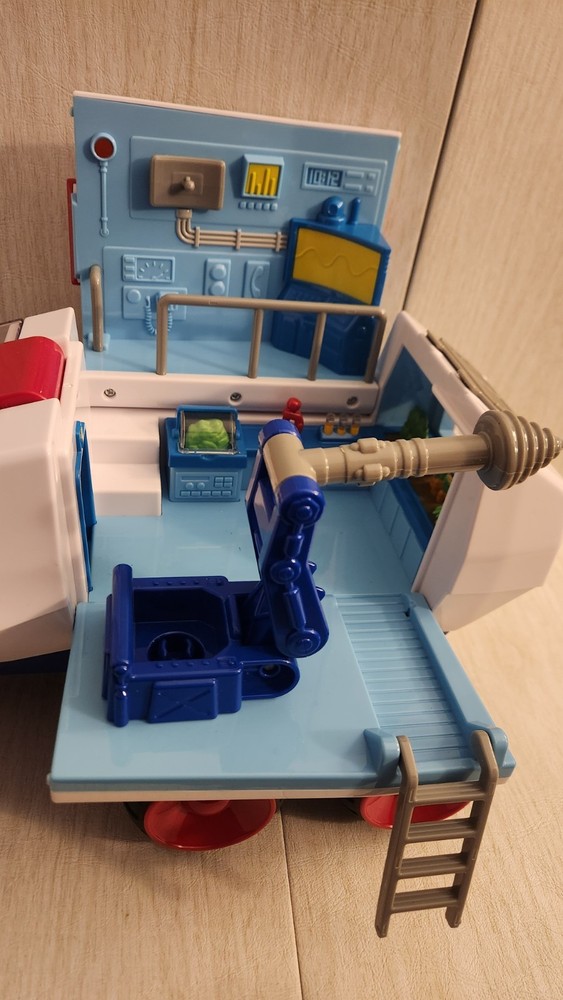 Lakeshore Learn & Play Explore Rover Space Vehicle Complete With 2 Figures