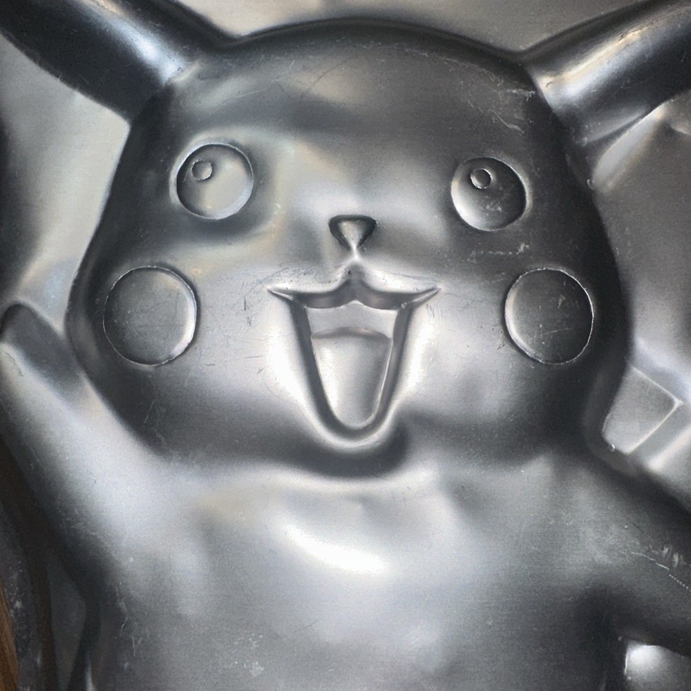 VTG Wilton 1998 Pikachu Cake Pan
