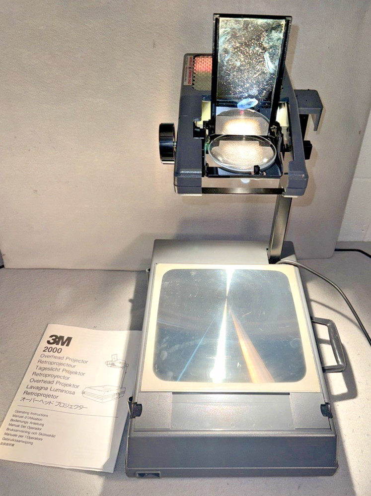 3M 2000 AG Overhead Projector Briefcase Portable Transparency Projector Tested
