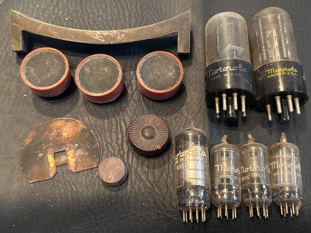 1950 MOTOROLA Drawer HANDLE PULL, Tubes, Knobs, Dial Plate, Needle 8FM21 Console