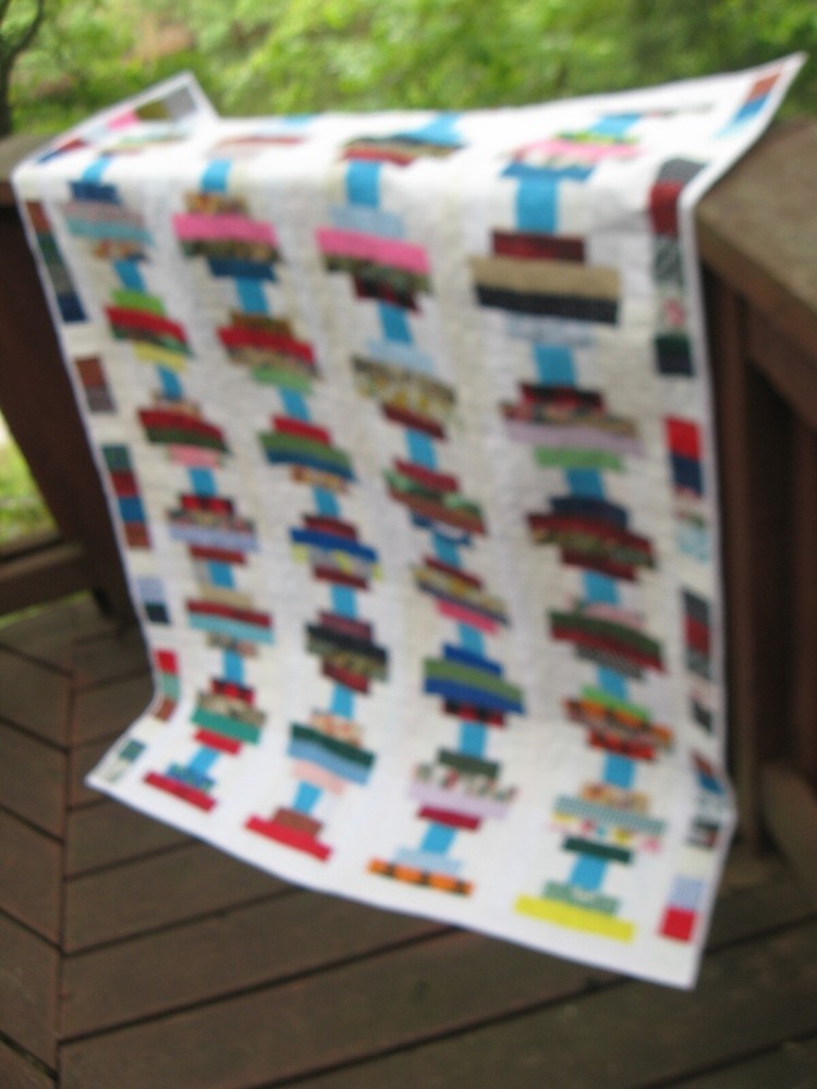 Handcrafted Lantern Steps Quilt, 43" x 60", Lap, Bed Cover