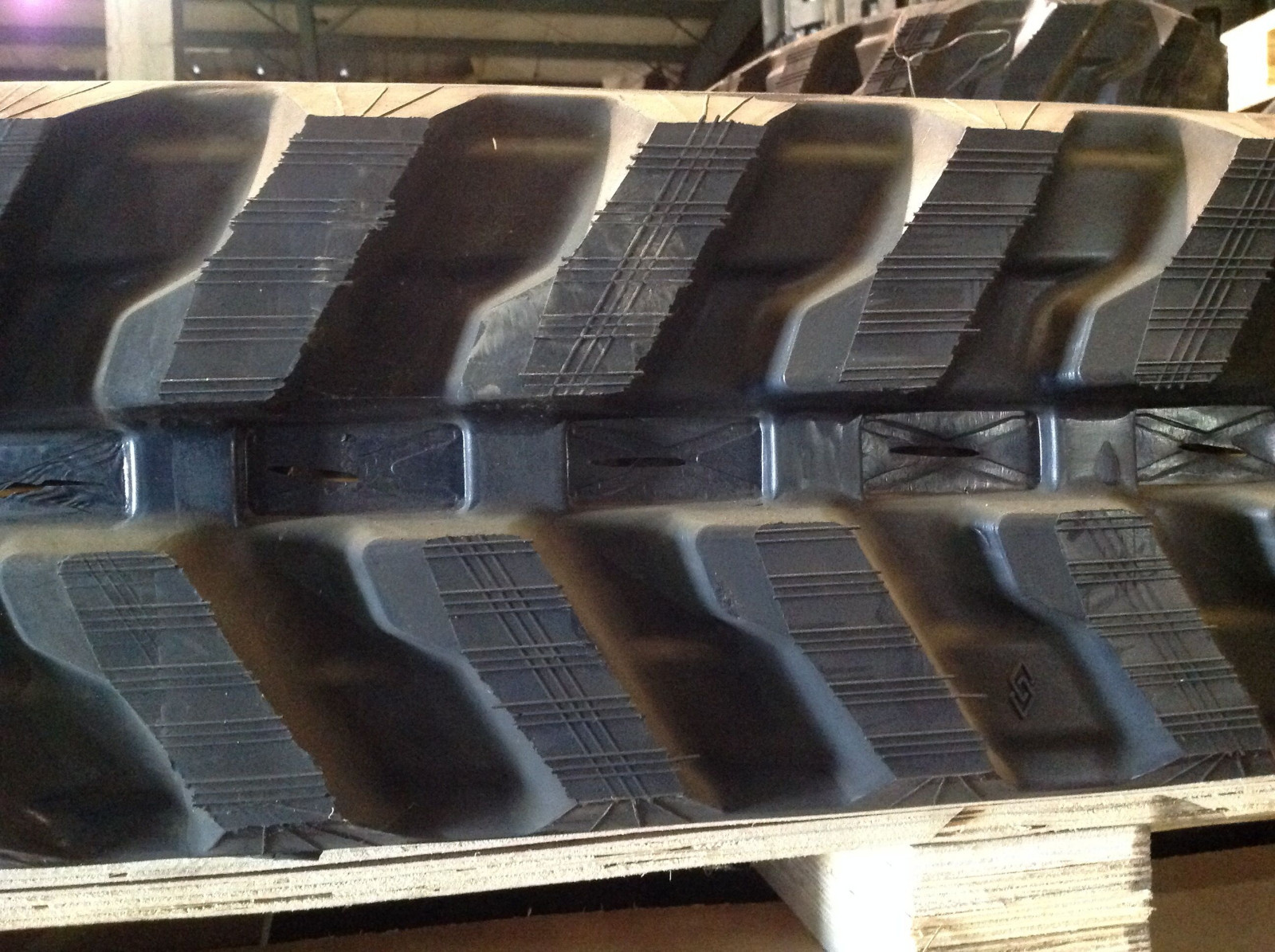 Bobcat Rubber Track 320L 321 322 322D 322G 322J 323 230x96x33 (2-Tracks)