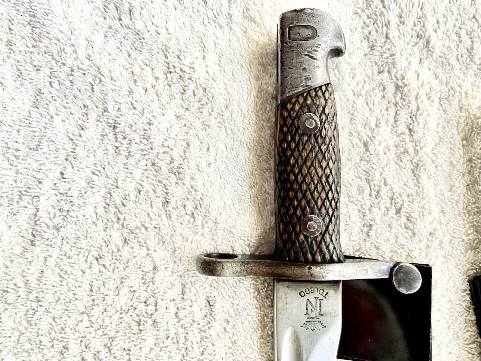 ORIGINAL WW2 SPANISH MAUSER M1941 BOLO BLADE BAYONET AND SCABBARD MADE IN TOLEDO