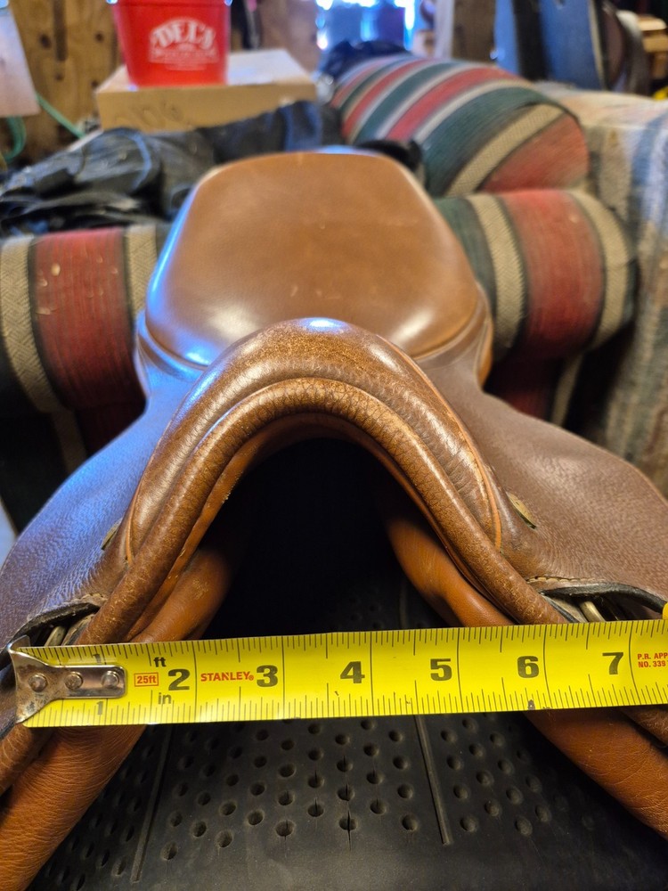 17.5 Collegiate Finalist Close Contact Saddle