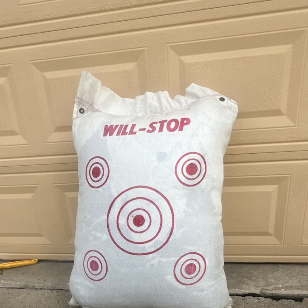 WILL-STOP Bag Target for Archery White with Red Target Circles