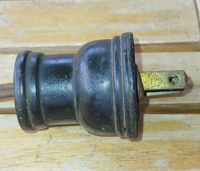 Original 1940's ROUND 2-PRONG AC PLUG