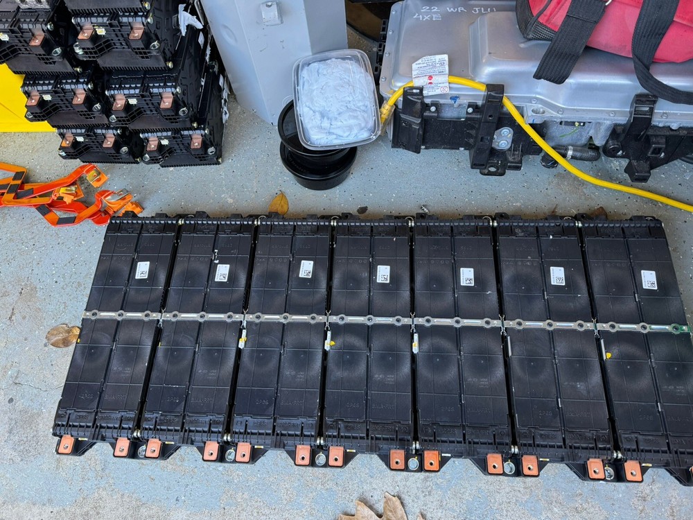 24V 2.4Kw or 48V 4.8Kw by using 2 CELL Interlocking modules  EV RV NCM 2P6S