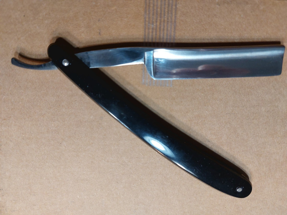 JA HENKLES Solingen, Germany/ 77 Straight Razor