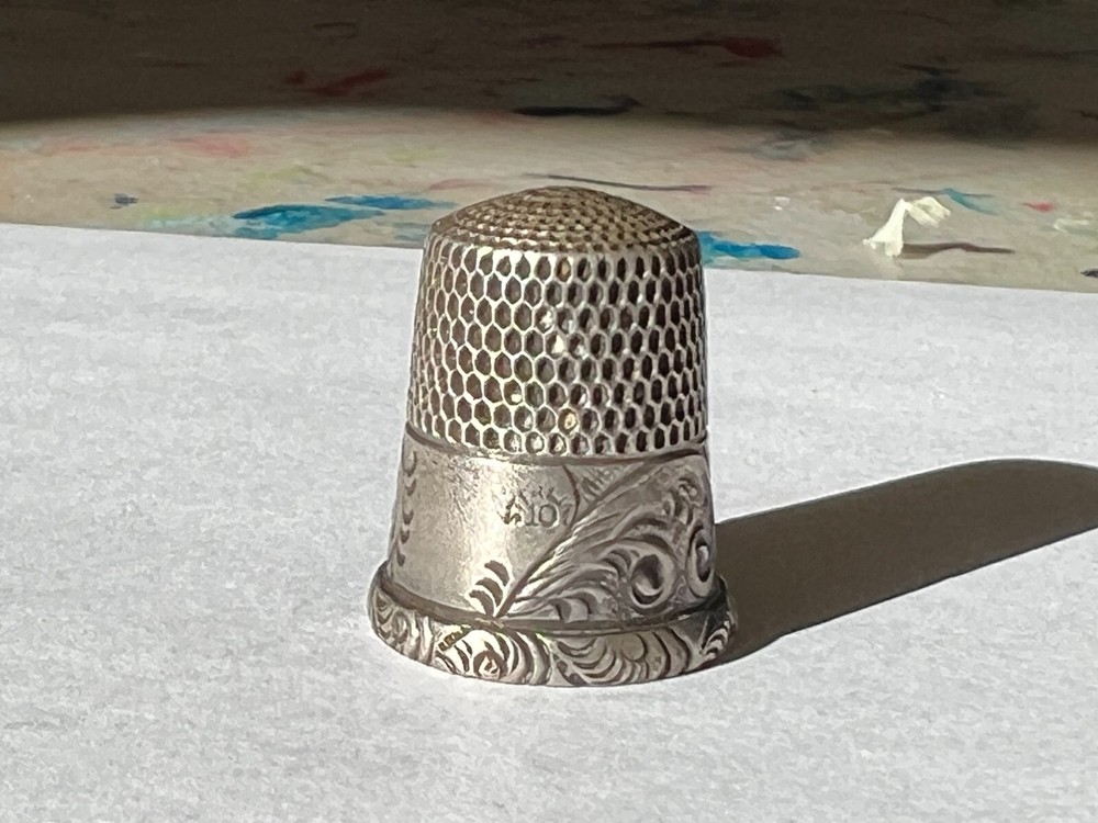 Antique Sterling Simons Heavy Scroll Thimble