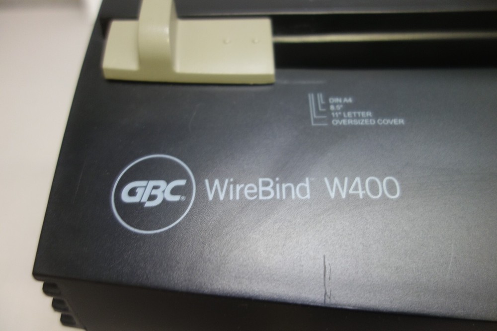 GBC Wirebind W400 Book Binding Machine