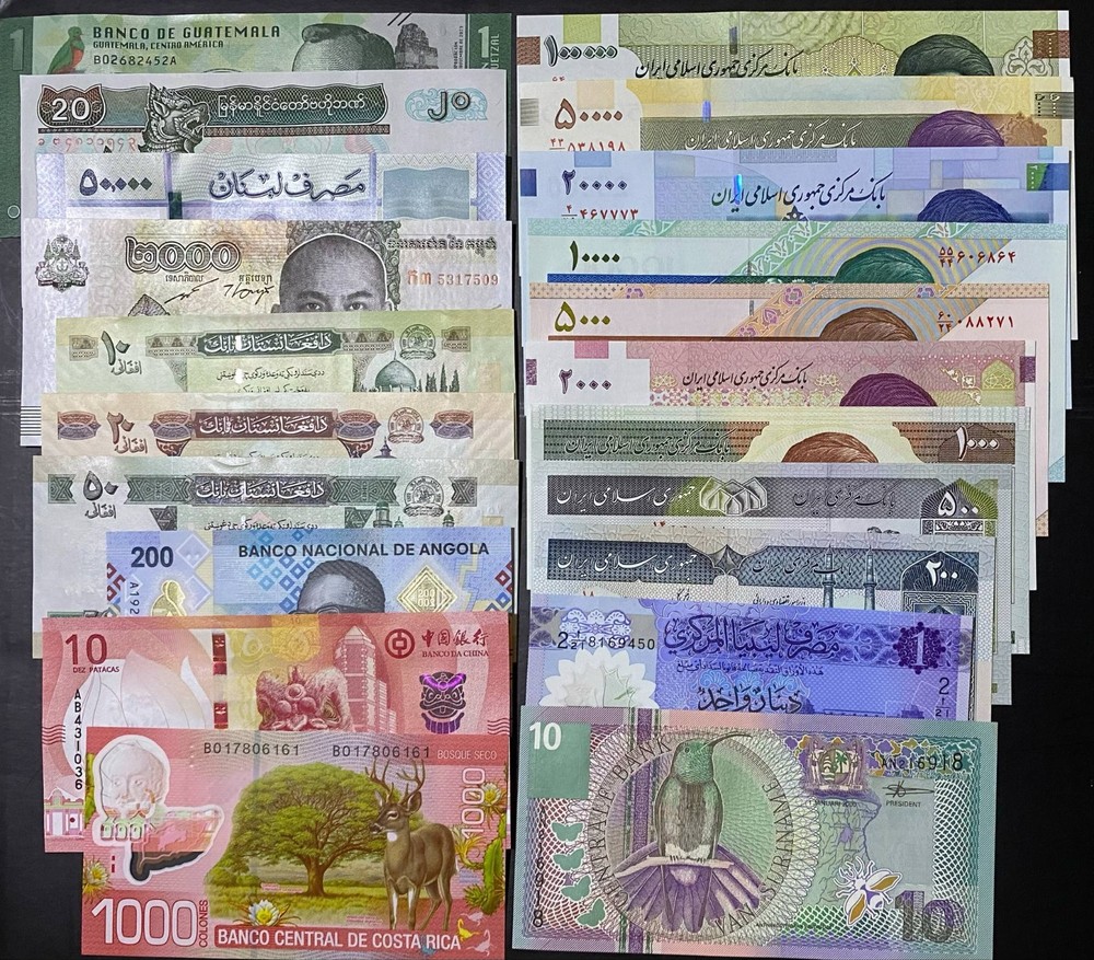113 Different WORLD BANKNOTES Lots From 60 Countries *** UNC ***