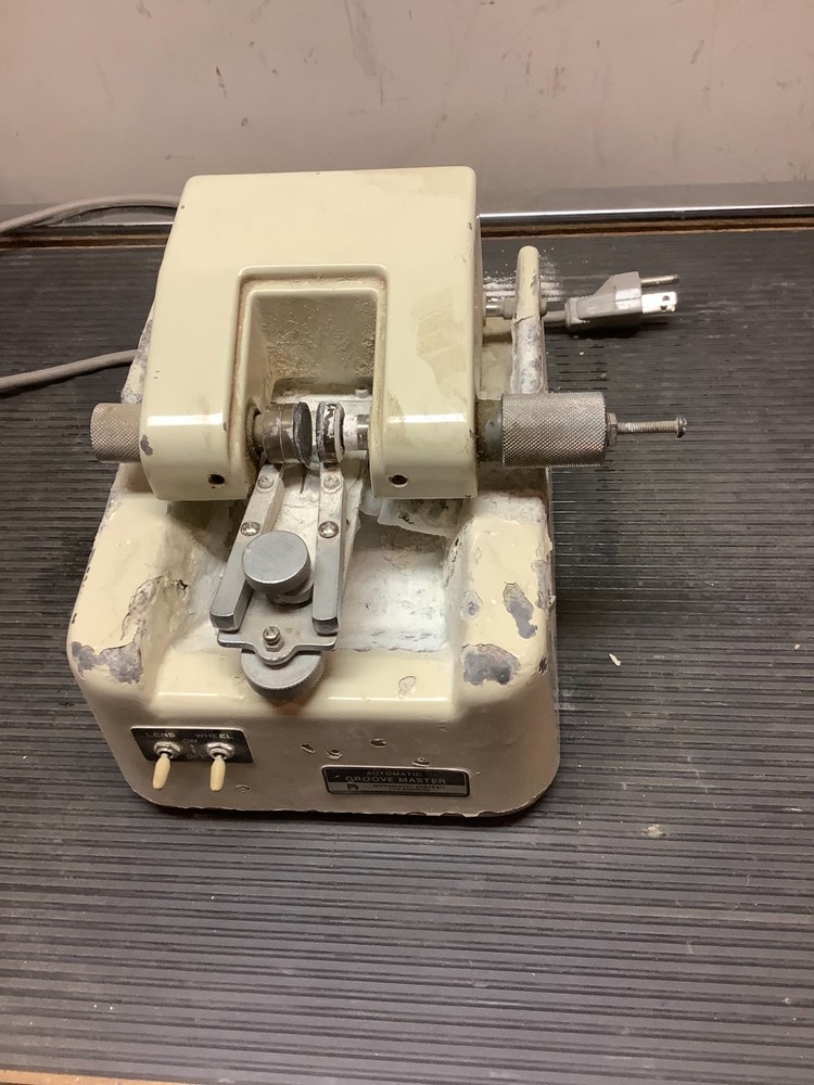 NOVAMATIC SYSTEMS AUTOMATIC GROOVEMASTER