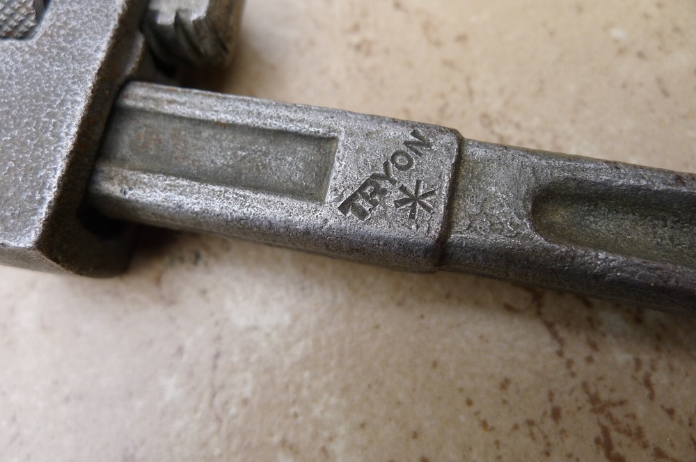 VTG 8" TRYON PIPE WRENCH