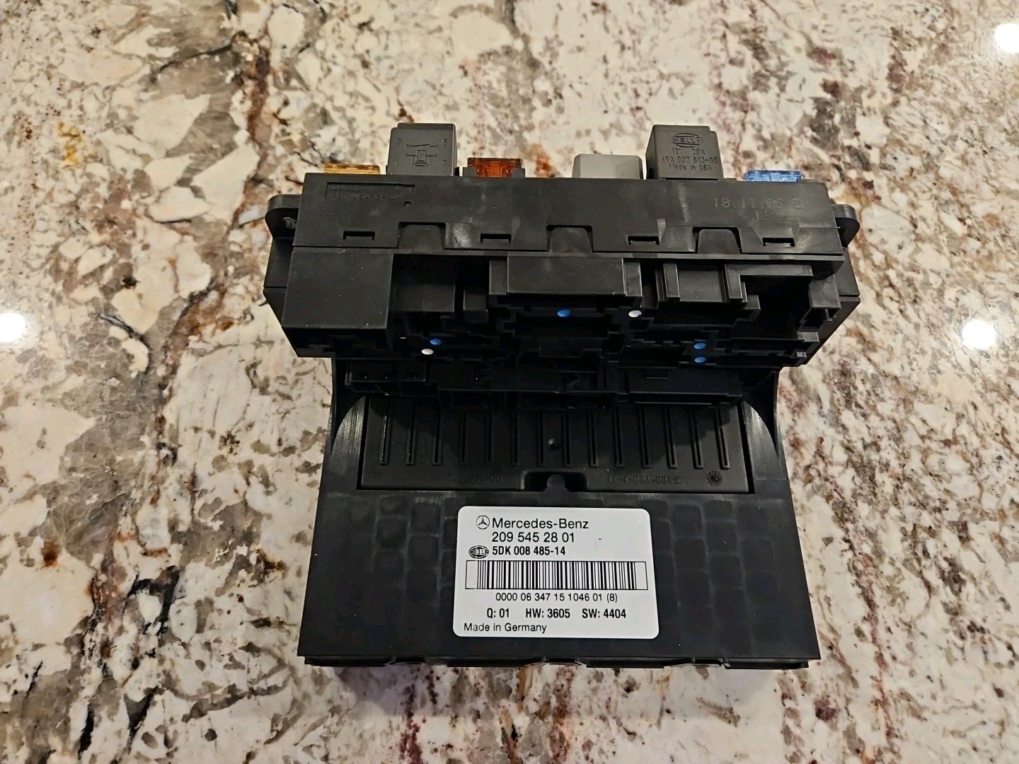 2003-2009 Mercedes W209 C209 CLK350 Front SAM Fuse Box Relay Control Module