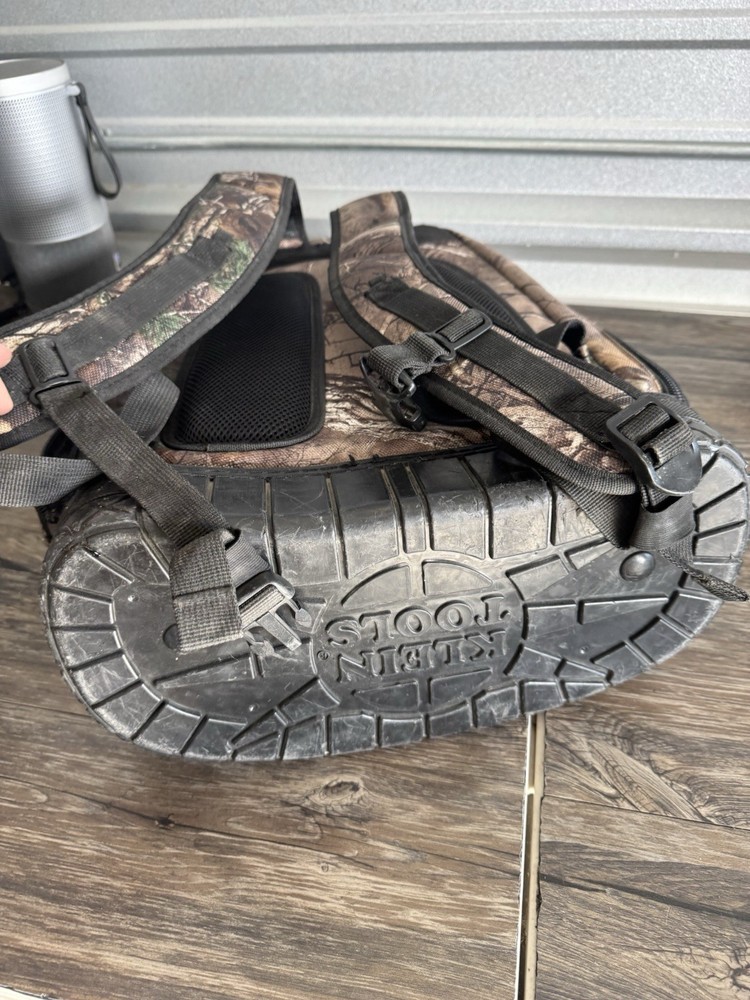 Klein Tools Camouflage Tool Backpack Polyester Padded Adjustable Handle Black