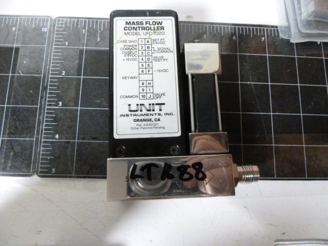 UNIT INSTRUMENTS UFC-1020 GAS FLOW CONTROLLER Sih4