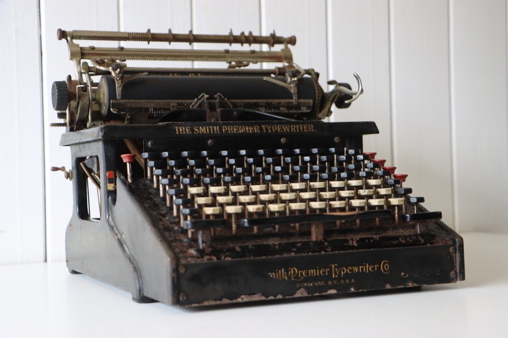 Antique - The Smith Premier Typewriter - Complete / Working / Original Condition