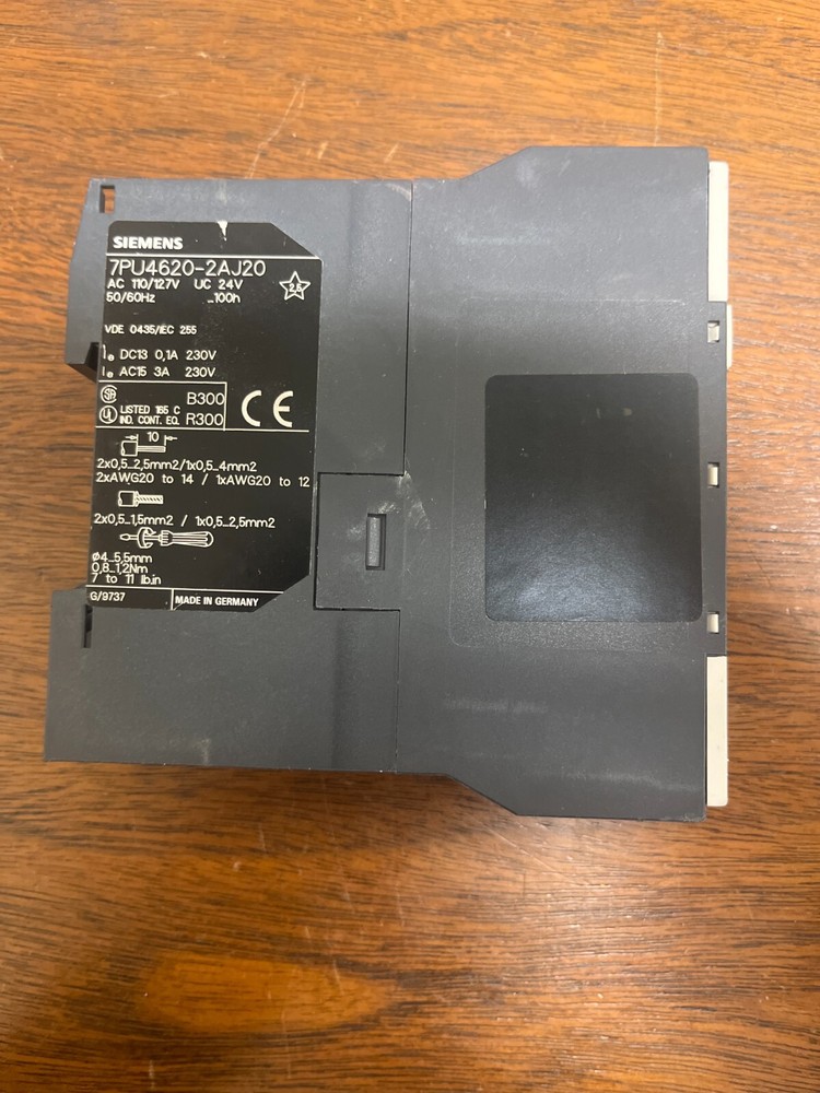 Siemens 7PU4620-2AJ20 Time Delay Relay